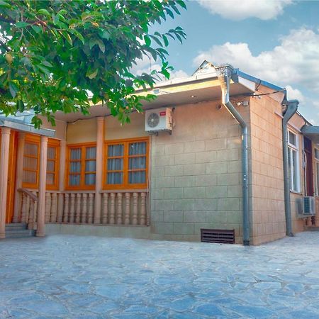 Hotel Tiflis Garden Екстериор снимка