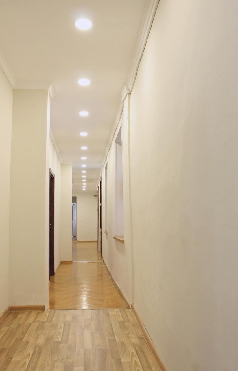 Hotel Tiflis Garden Екстериор снимка