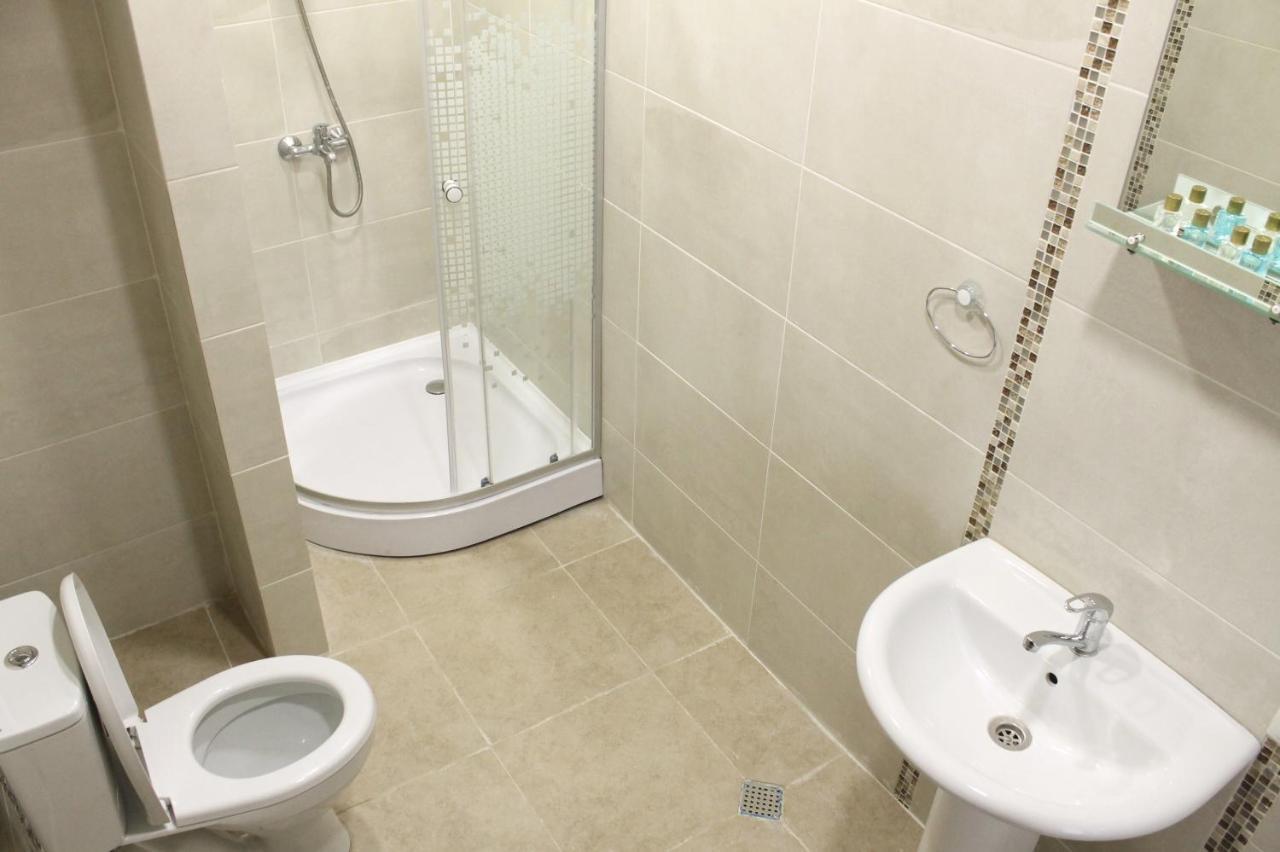 Hotel Tiflis Garden Екстериор снимка