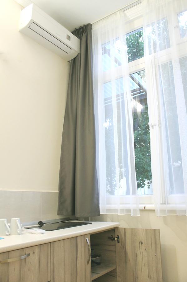 Hotel Tiflis Garden Екстериор снимка