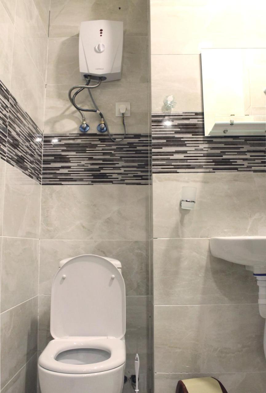 Hotel Tiflis Garden Стая снимка