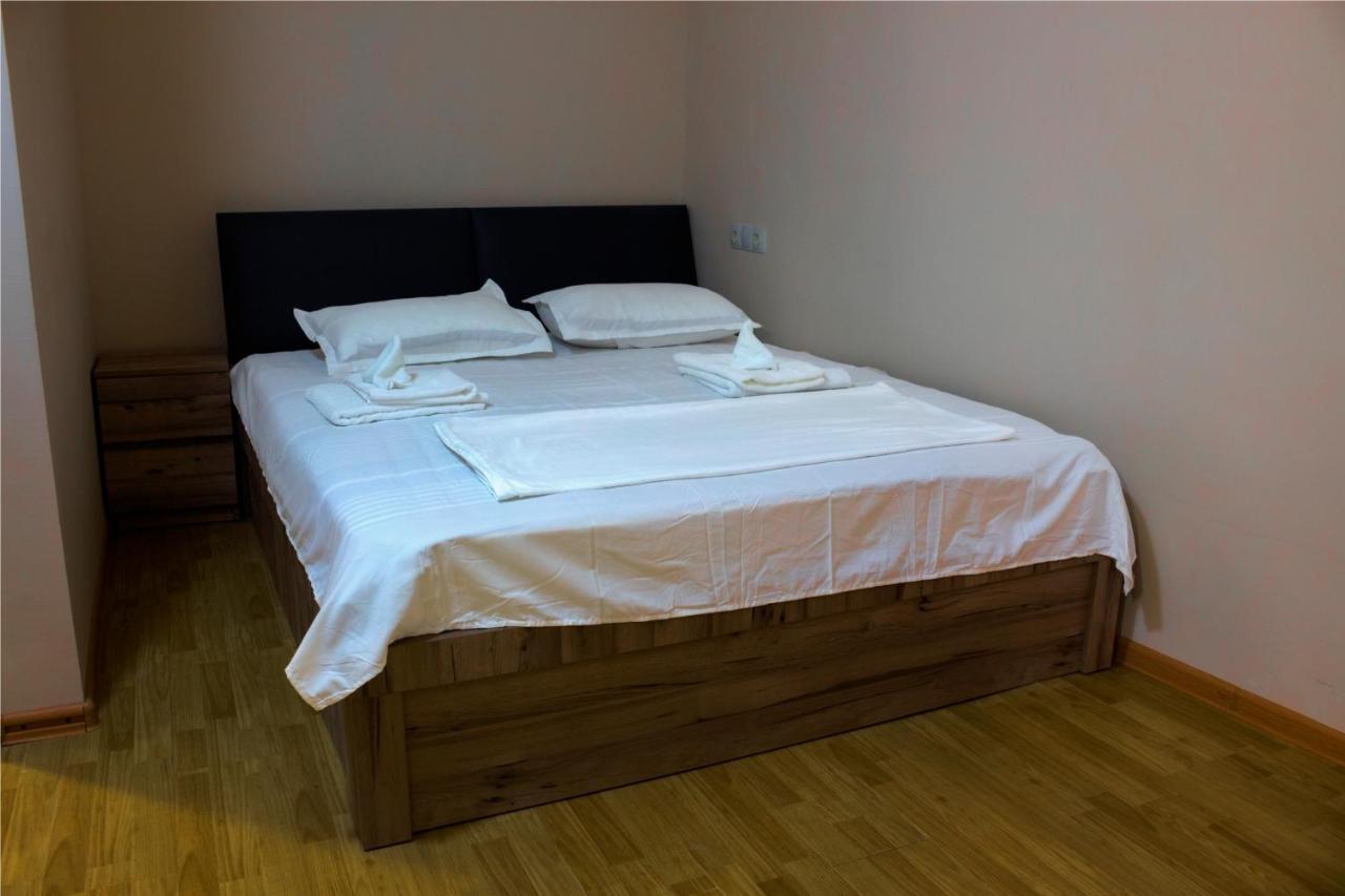 Hotel Tiflis Garden Екстериор снимка