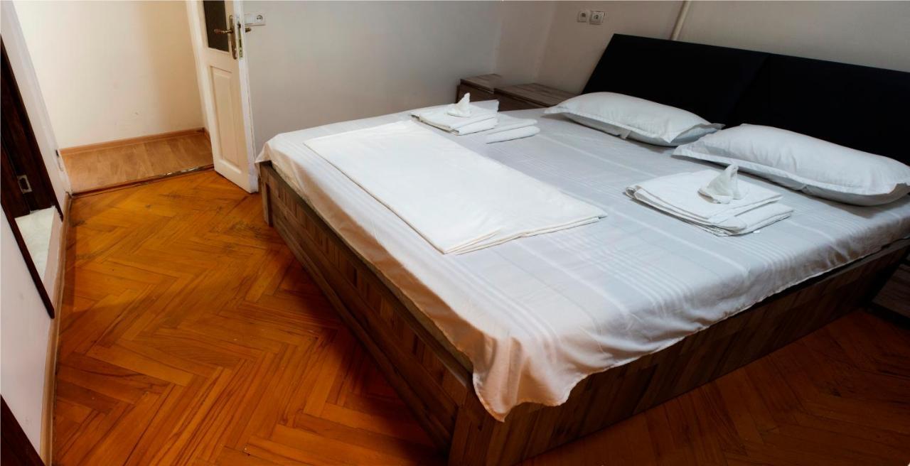 Hotel Tiflis Garden Екстериор снимка