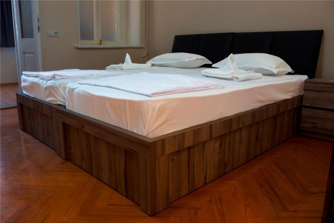 Hotel Tiflis Garden Екстериор снимка