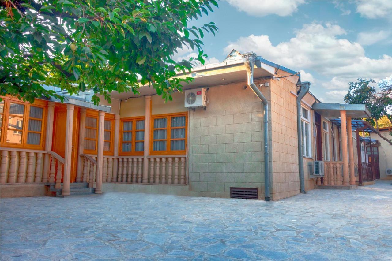 Hotel Tiflis Garden Екстериор снимка