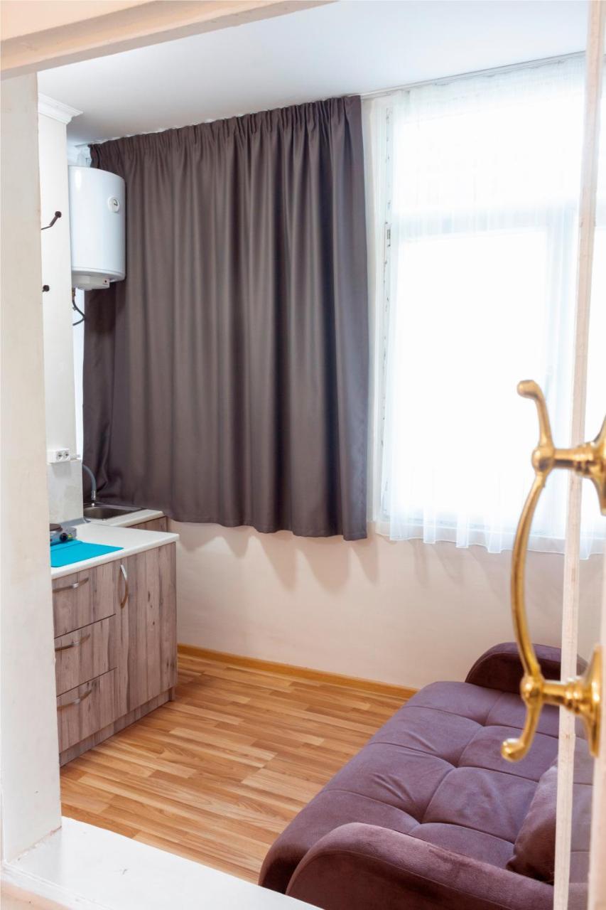 Hotel Tiflis Garden Екстериор снимка